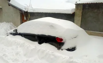 Стотици заклещени в преспите