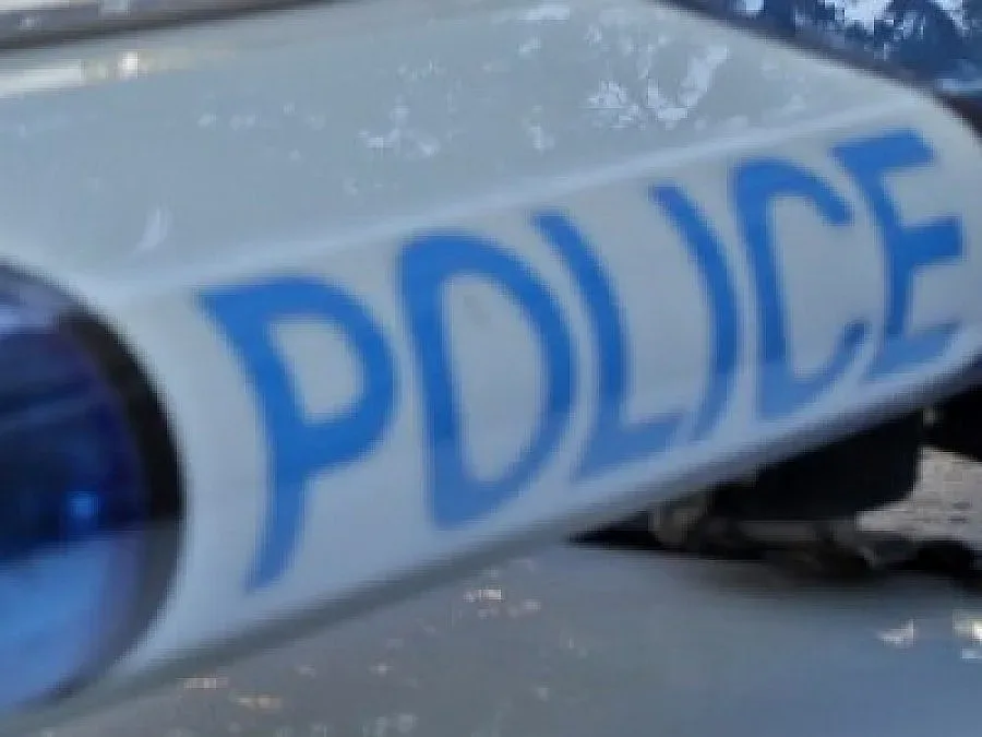 Взрив цъка до ограда на къща