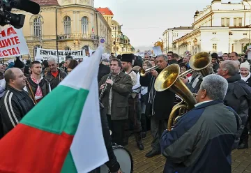 Непушачите пак на протест