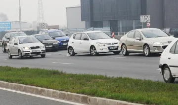 Сменят шофьорските книжки