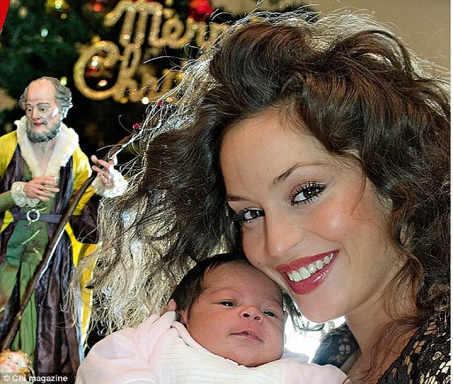 Бебето на Балотели с първа корица