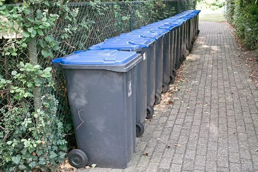 Скача такса смет и в града на липите