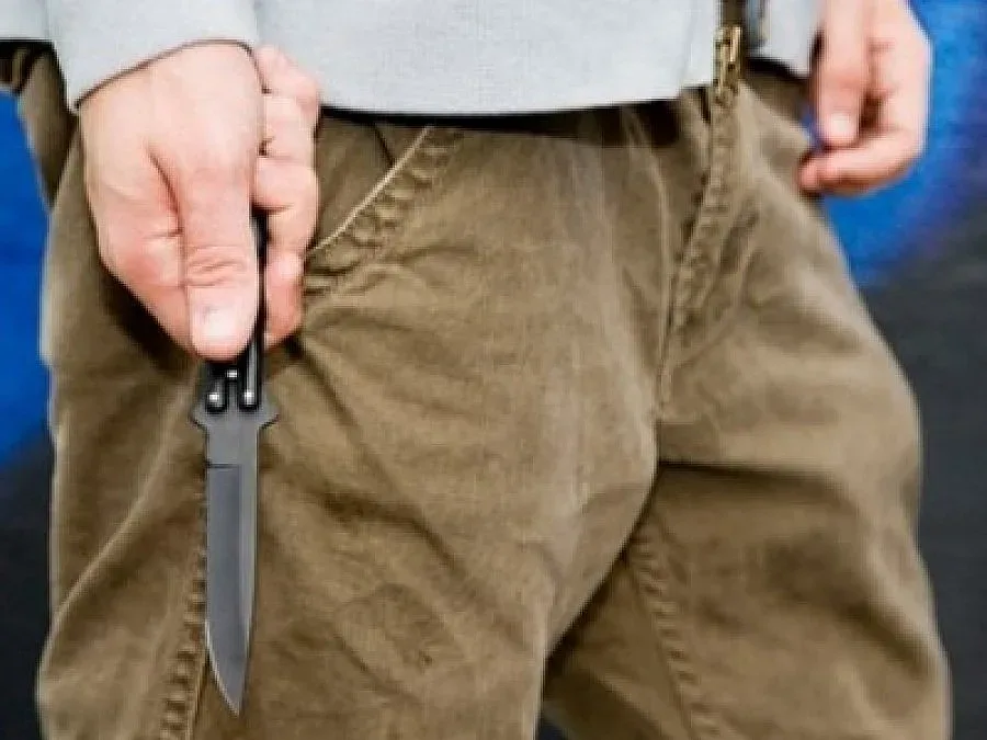 Клане след скандал във Фейсбук