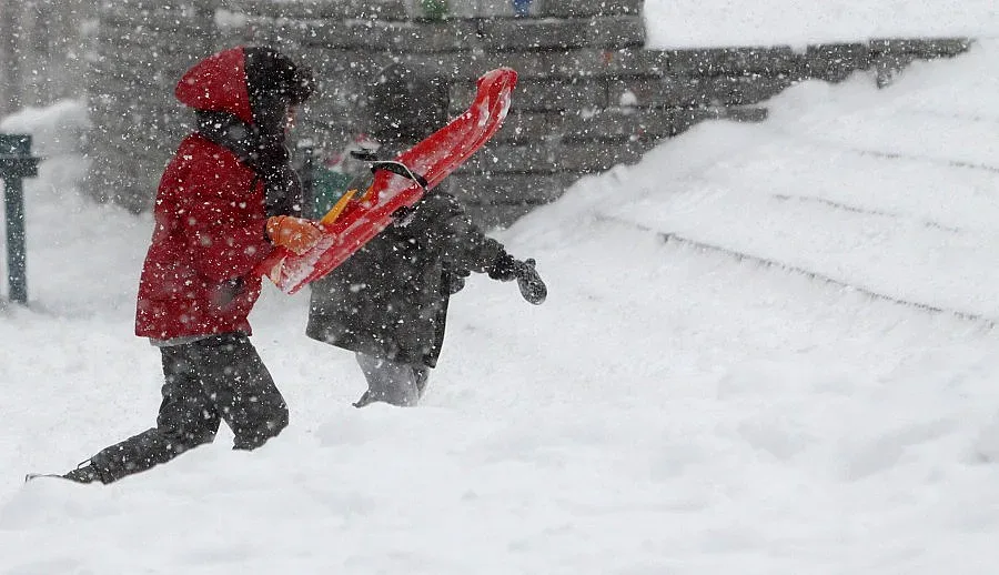 12-класник преби ученик, имал сняг