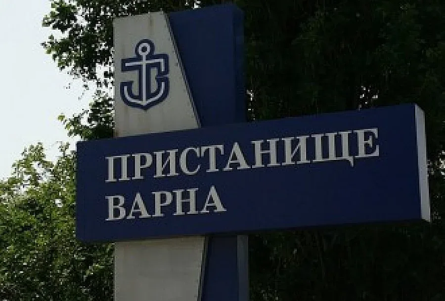 Пристанище Варна приема ветрогенератори и джипове