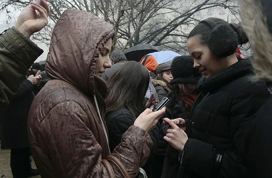 Атакуват Бойко с SMS-и