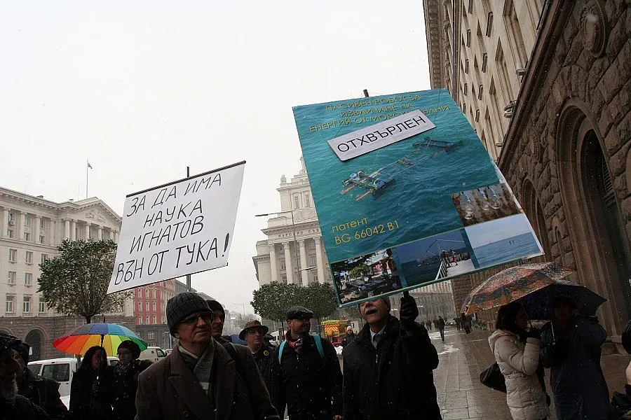 Учените пак на протест срещу Игнатов