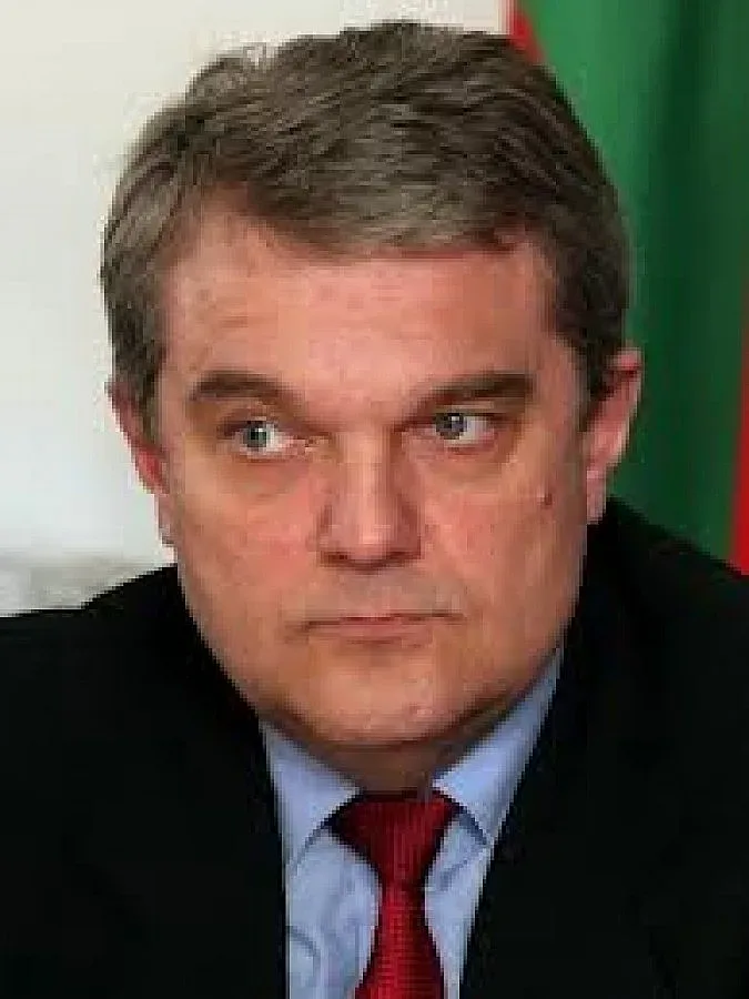 Петков забърка МВР в контрабандата на цигари