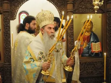 Дядо Кирил раздава ордени
