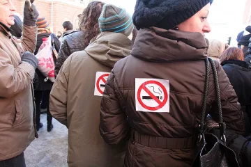 Непушачите на протест пред "Ариана"