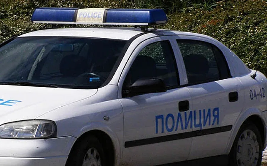 Пиян прави стриптийз пред 14-годишна пианистка