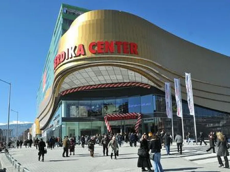 Хванаха 17-годишна за бомбена заплаха 