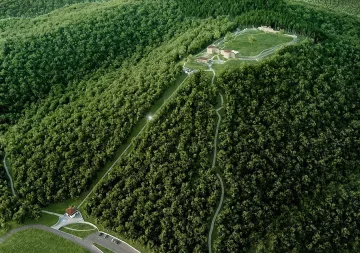 Влакче ни качва на Цари мали град   