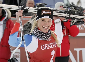 Лара Гут с първа победа в спускането