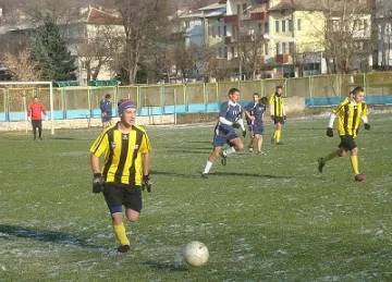 Футболен мач събира пари за болно дете 