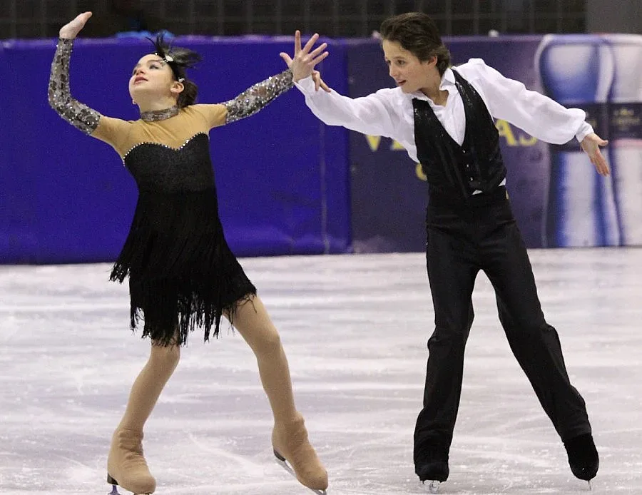 Наши фигуристи със злато в Будапеща