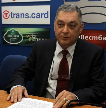 И лекари искат оставката на Райчинов