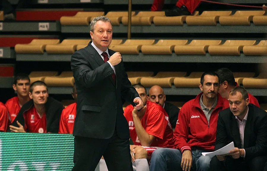 Треньорът на "Лукойл": На чужденците не им пука за тима