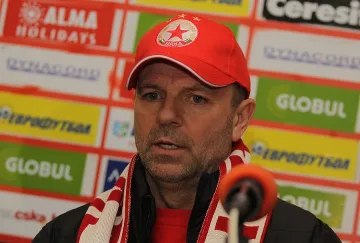 Глобяват Стойчо с 30% от заплатата