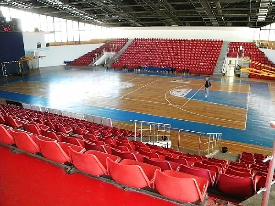 Зала "Христо Ботев" лъсва срещу 1 млн. лева