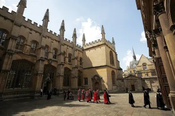 Пишат 6+ на българчета