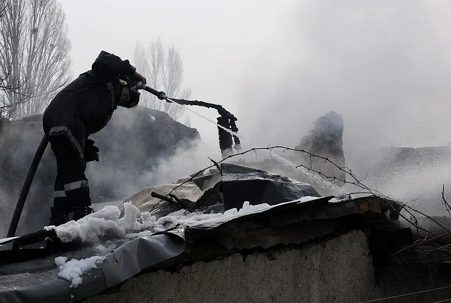 Пожар остави дом без топло