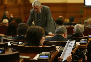 Депутатите с 19 дена коледна ваканция