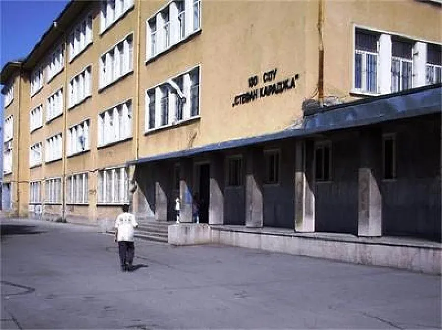 Съд и уволнение за пияната учителка