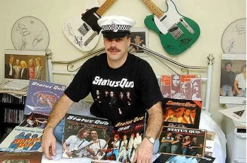 Полицай изгледал 180 концерта на Status Quo