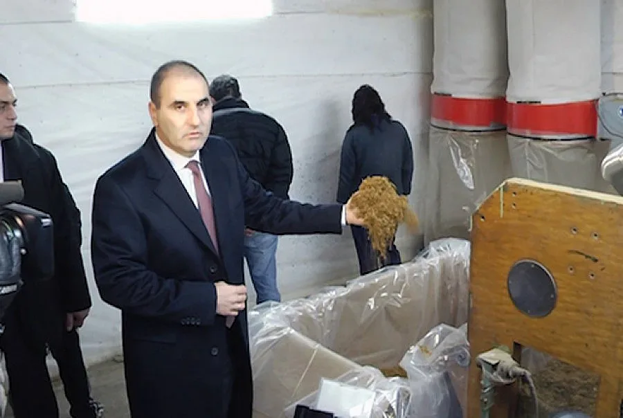 Разбиха цигарената мрежа на Поршето