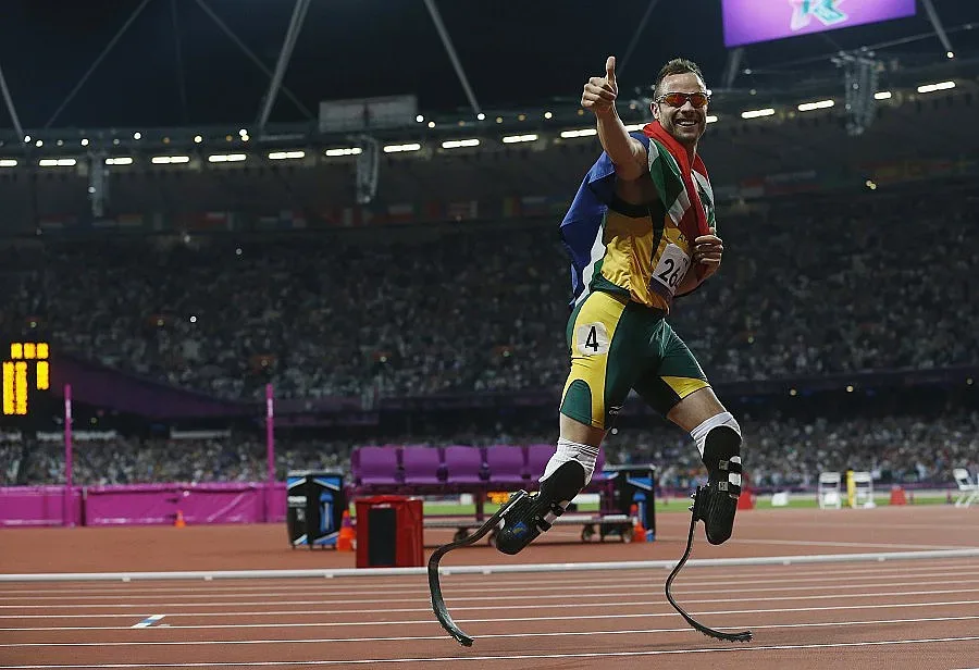 Спринтьор с ампутирани крака ще се надбягва с кон