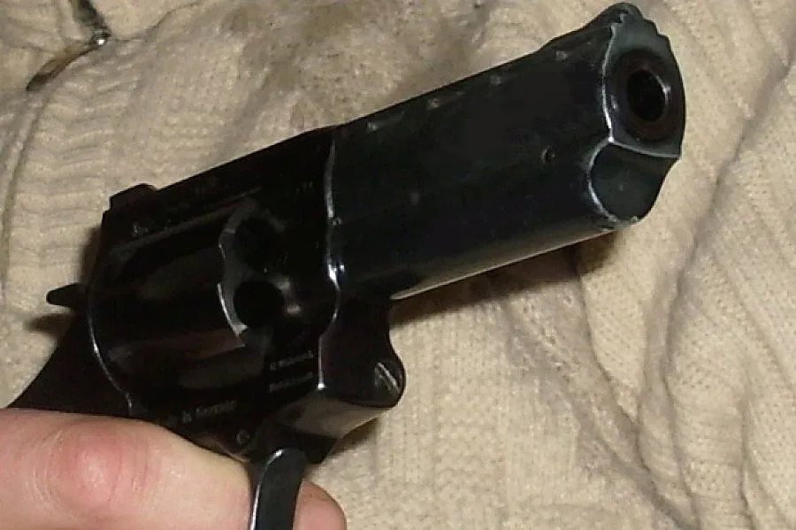 Бизнесмен извади пищов на длъжник