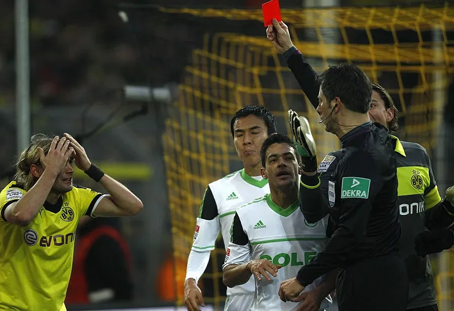 Рефер се извини за порязването на "Борусия" Д