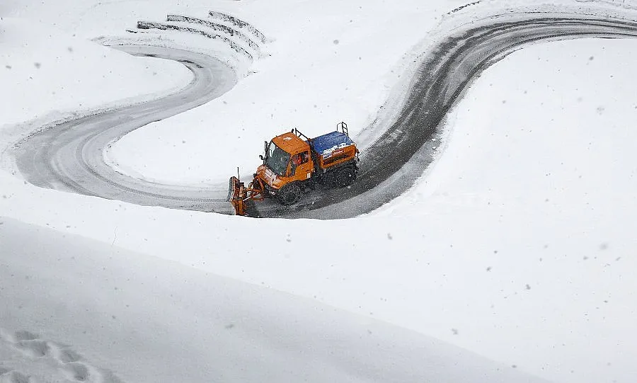 Снегът обърка въздушния трафик в Европа