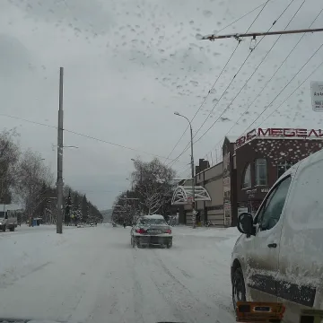 Снегът спря тока на 6 села в Смолянско