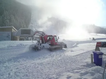 Студенти откриха ски сезона в Банско