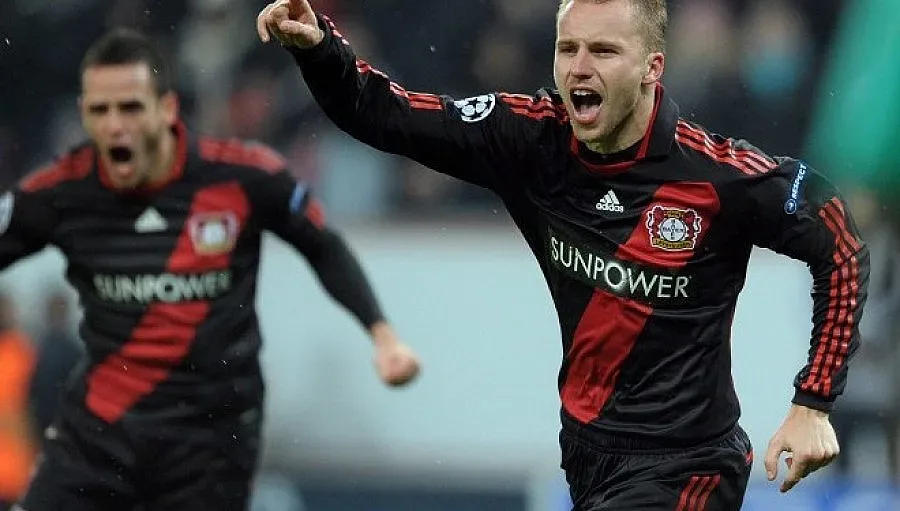 Осъдиха фенове за 110 000 евро