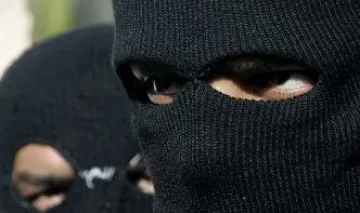 Закопчаха "червеното яке"