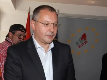 Станишев: Бюджетът реже живо месо