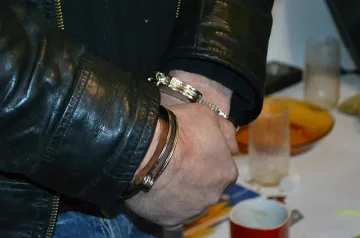 Наркодилър скача с пищов на бопаджии