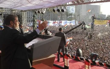 Президентът на Египет отстъпи на бунтарите  