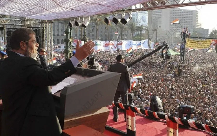 Президентът на Египет отстъпи на бунтарите  