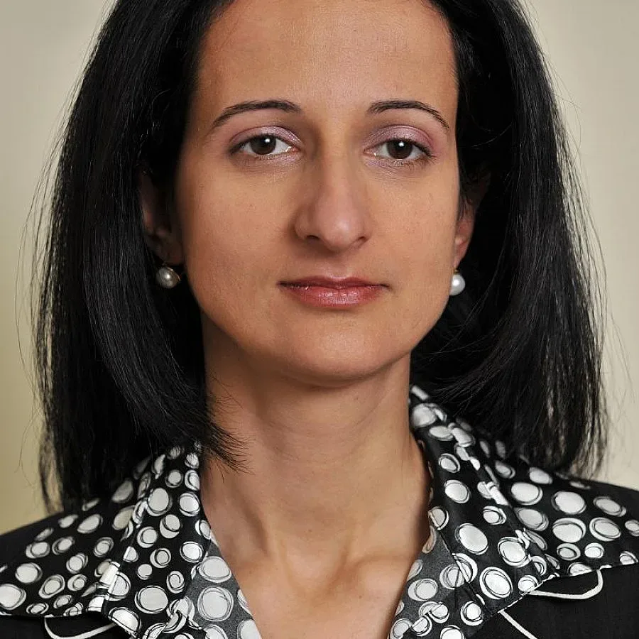 Дянков пак си взе жена за заместник