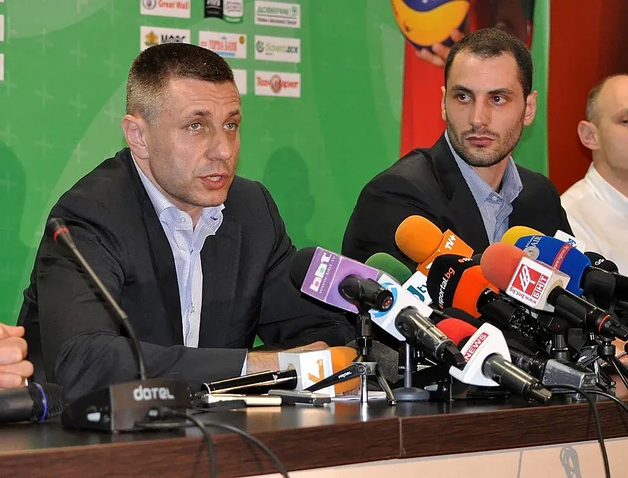 Радо и Матей правят волейболна задруга