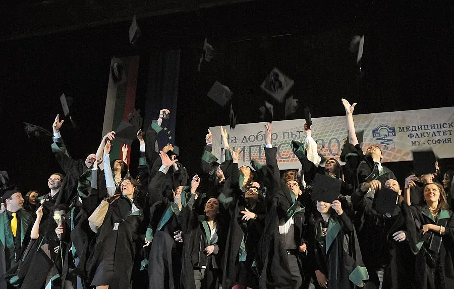 Младите медици искат нова наредба от Дядо Коледа