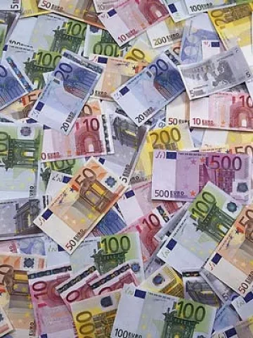 Баба забрави 390 000 евро в рейс
