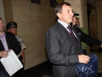 Трима лекари измъкват Алексей