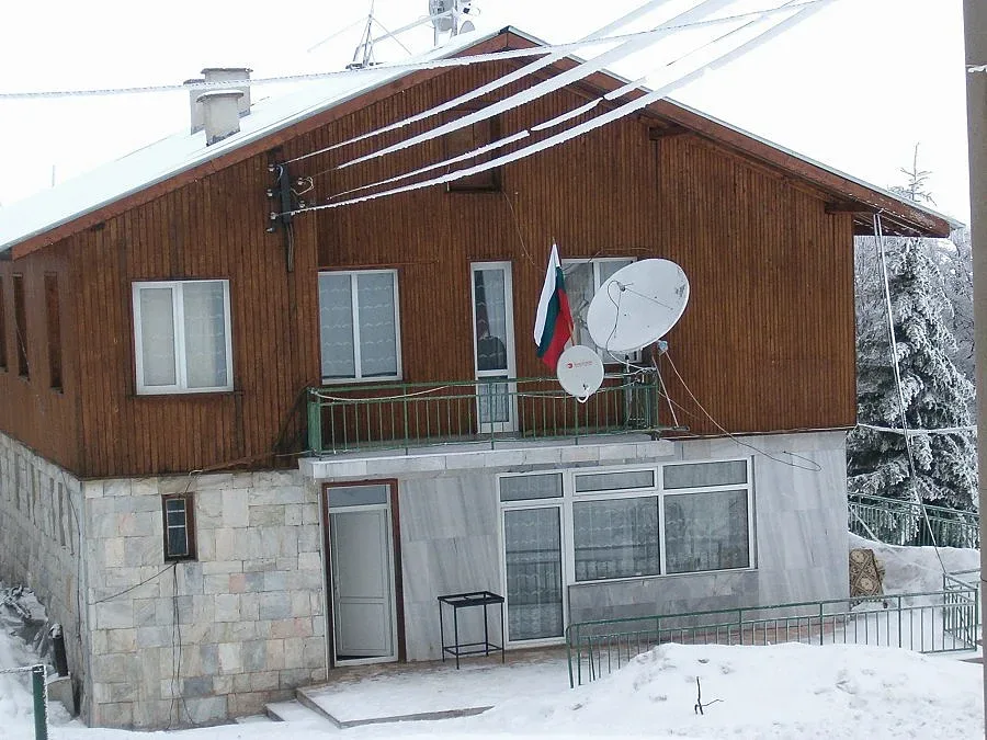 Полиция на всеки километър за 8 декември