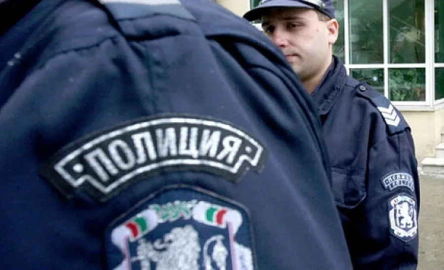 Шестокласничка подлуди полицията с бомба менте