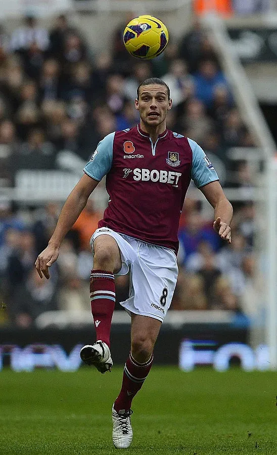 Звезда на "чуковете" млати фотограф